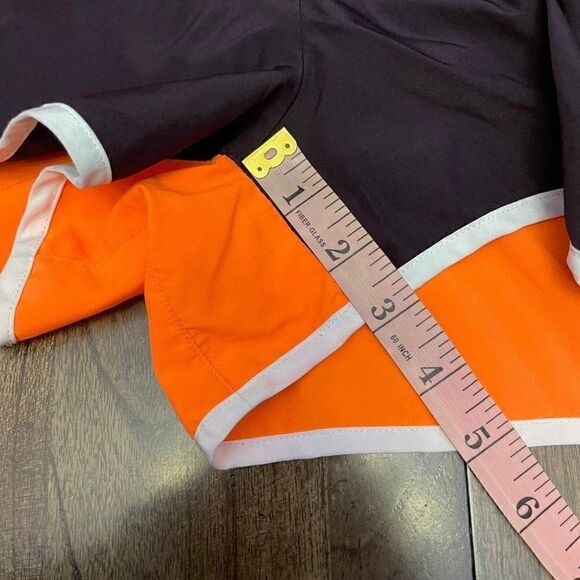 Nike Athletic Running Shorts w/ Back Pocket - Picture 7 of 11